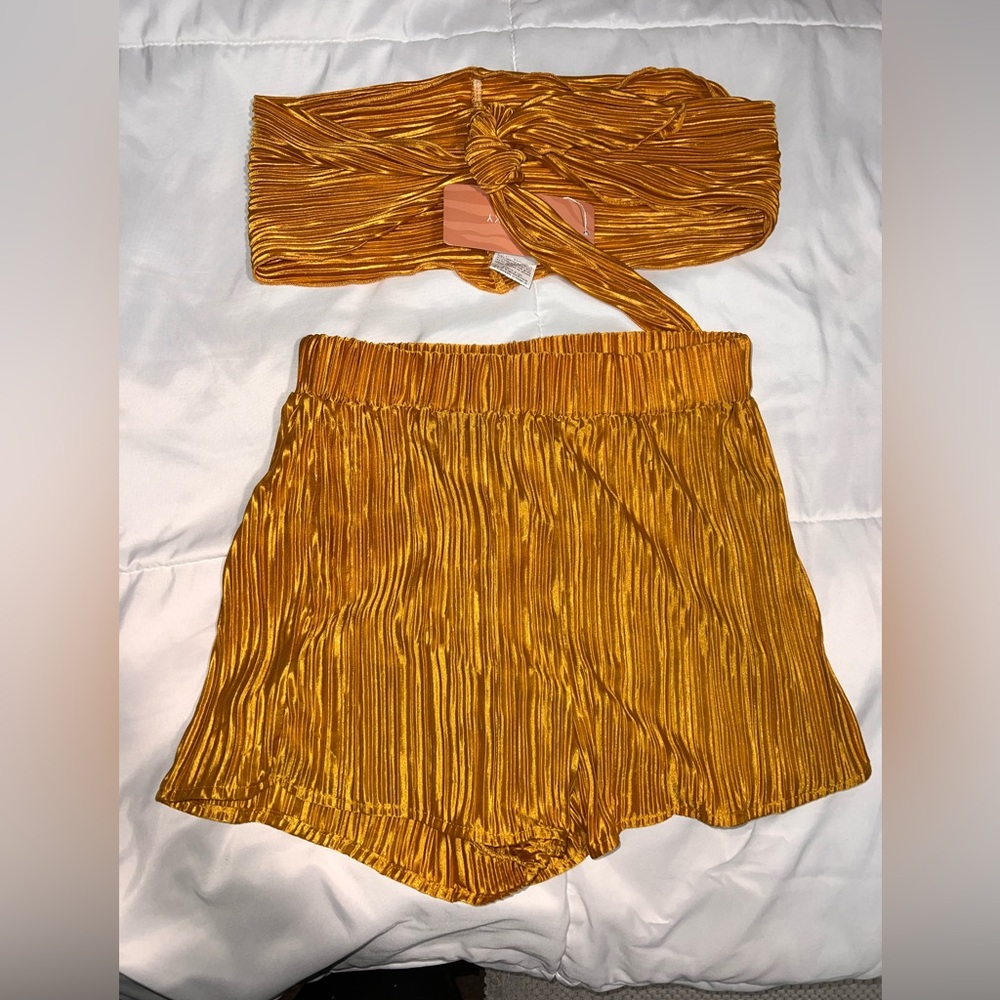 SHEIN Gold High Waist Pleated Shorts